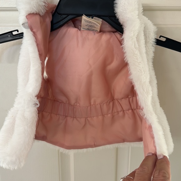 First Impressions - Baby Sleeveless Bear Jacket Hood with ears. Size 3-6 months. - Picture 3 of 6